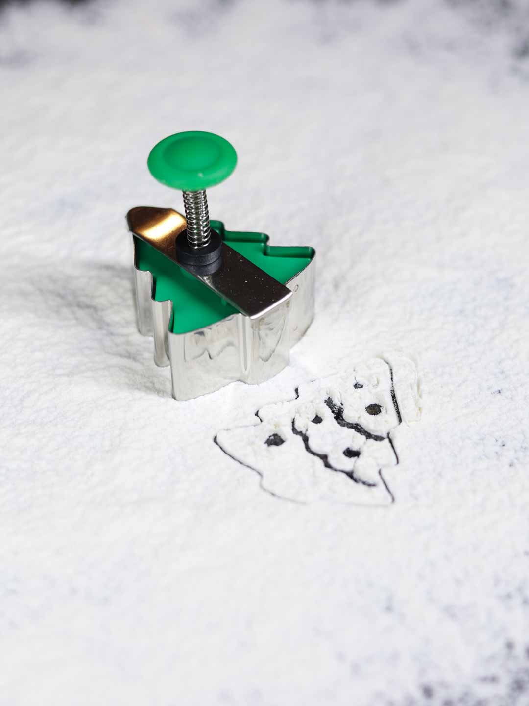 Mini-Ausstecher Tanne mit Prägestempel