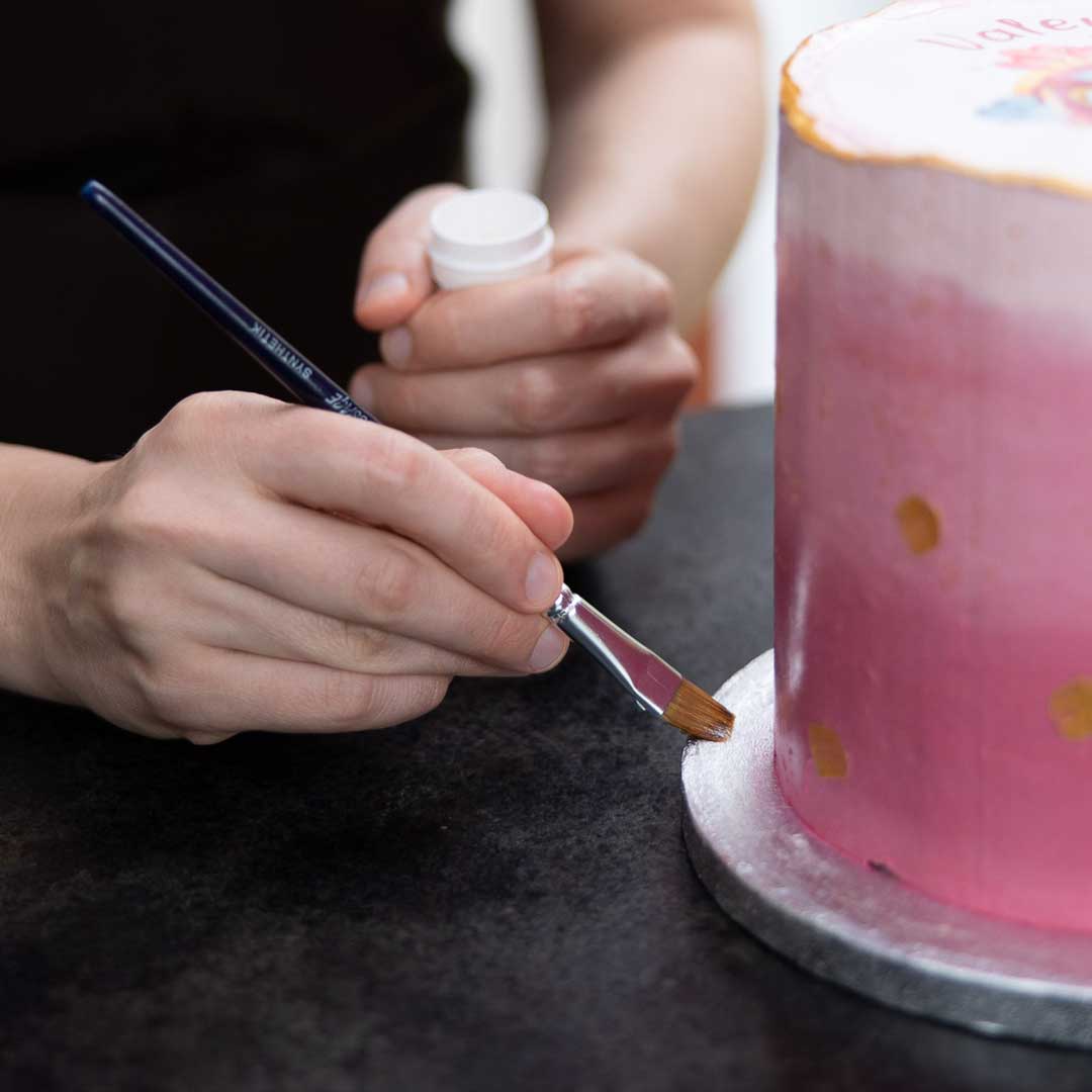 FunCakes essbaren Kleber anbringen
