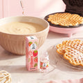 SuperAroma Erdbeere wird tropfenweise in Waffelteig gegeben – Backaroma zum Mitbacken