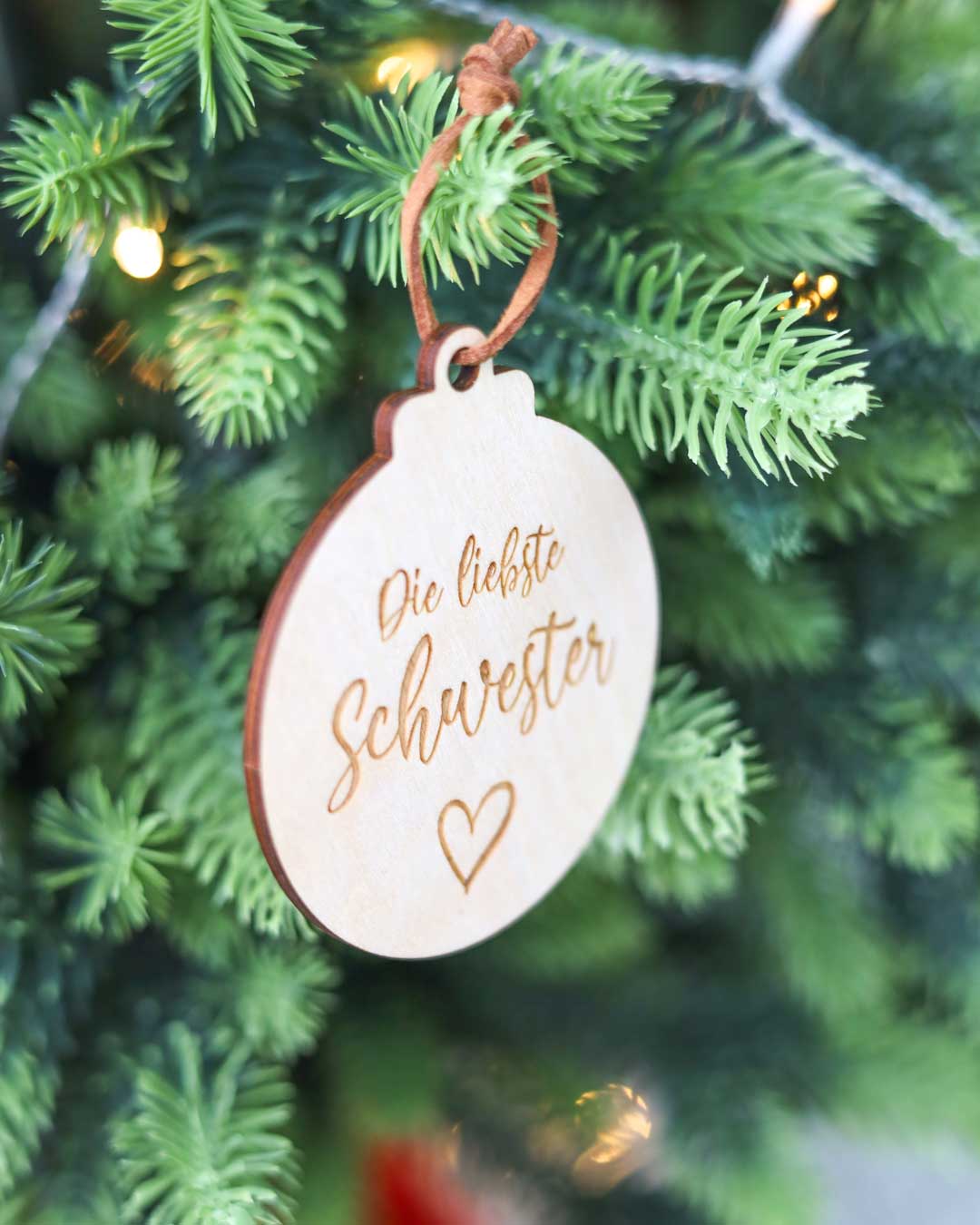 Personalisierte Christbaumkugel aus Spiegelacryl Gold mit Gravur Die beste Oma